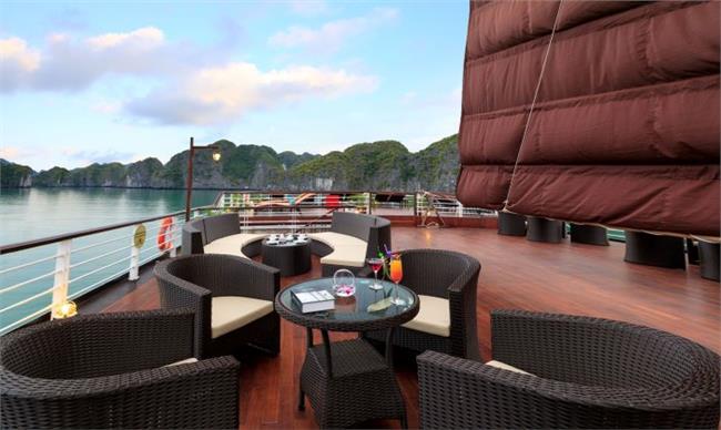 Happy Hour on Orchid Trendy Cruise